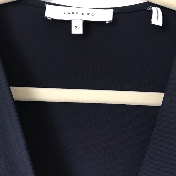 Lark & Ro Cap Sleeve Wrap Dress in Navy XS - Picture 4 of 4